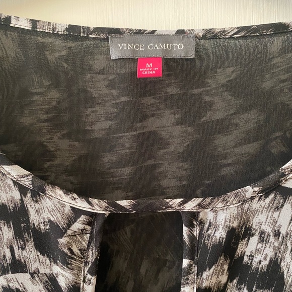 VINCE CAMUTO Women’s Long Sleeves Faux-Wrapped Printed Tops - Picture 2 of 5